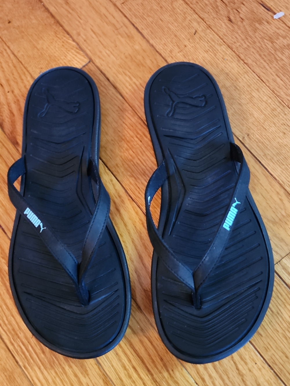 Puma Lux Flip Pro  Black Flip Flop Thong Sandals with Logo Strap/Women's